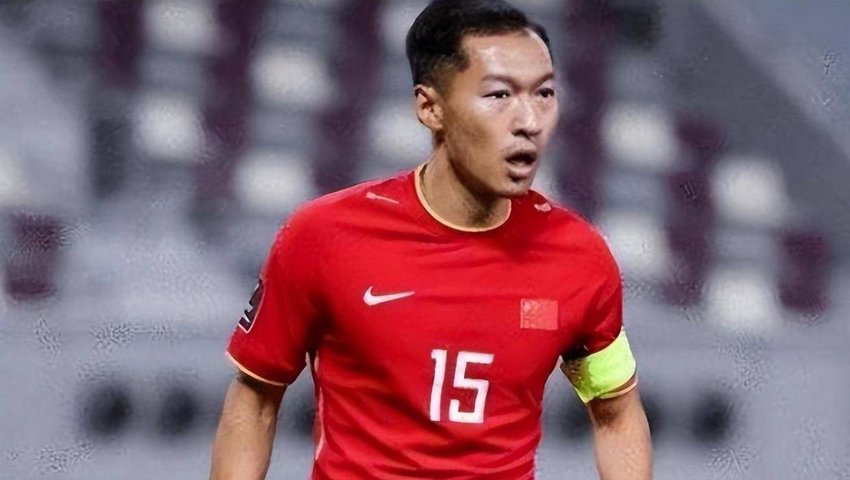 包含一场2：0验出一位国足新星真功夫！独造两球迎来爆发，可惜伊万不敢重用他的词条