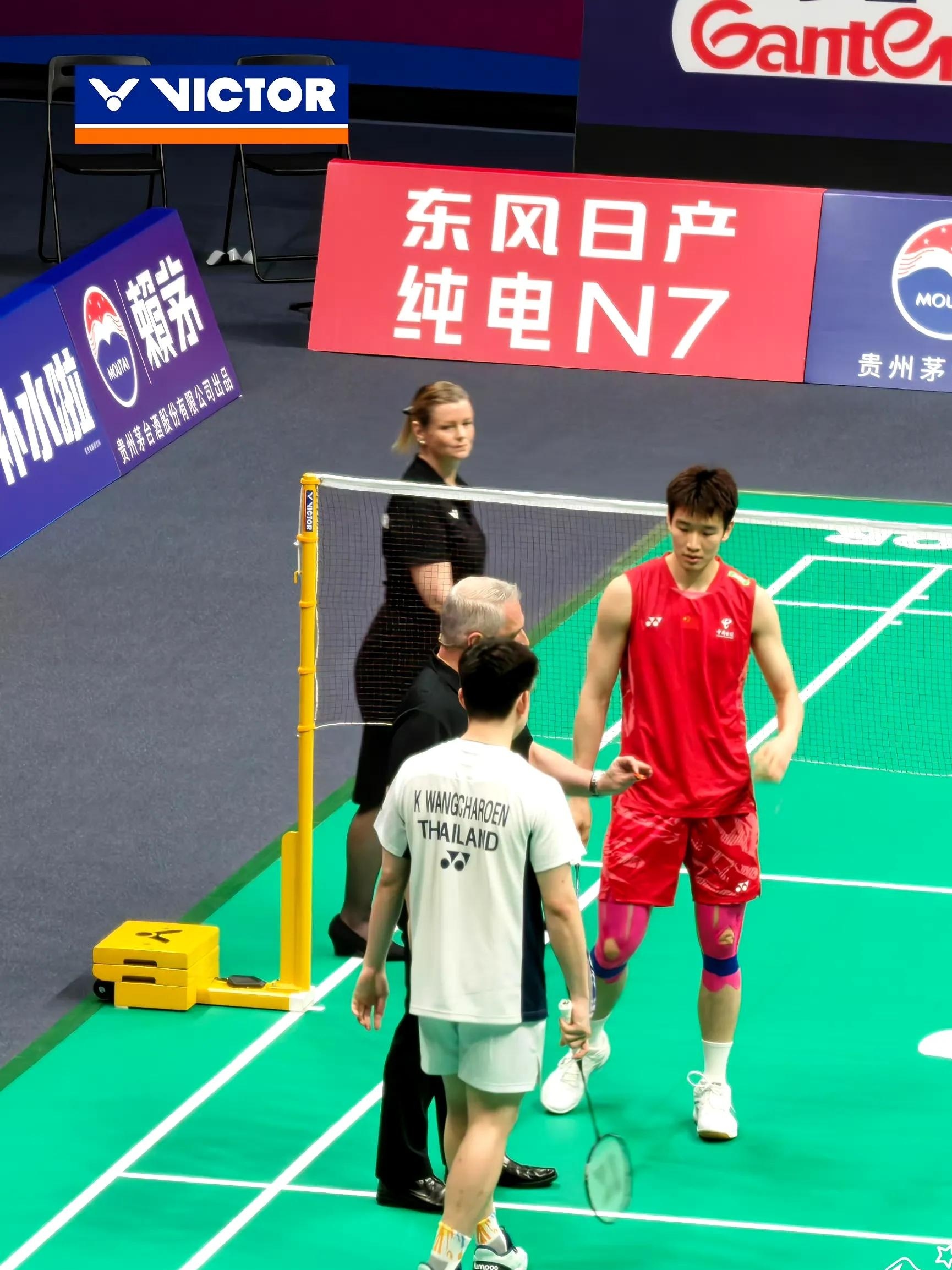 关键比赛中，赤焰军团从落后到翻盘，选手当场怒吼